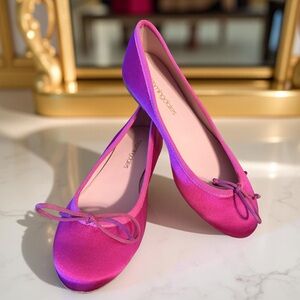 Bloomingdale’s NWT Sz 36  Beautiful Satin 
Fuchsia Ballet Kasey Flats (SH176)